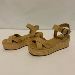 Lucky Brand Tan Platform Sandals